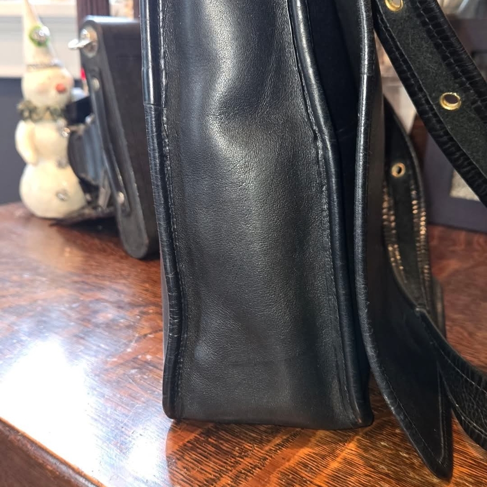 Rare Coach Organizer Bag with Adjustable Strap - Picture 4 of 14